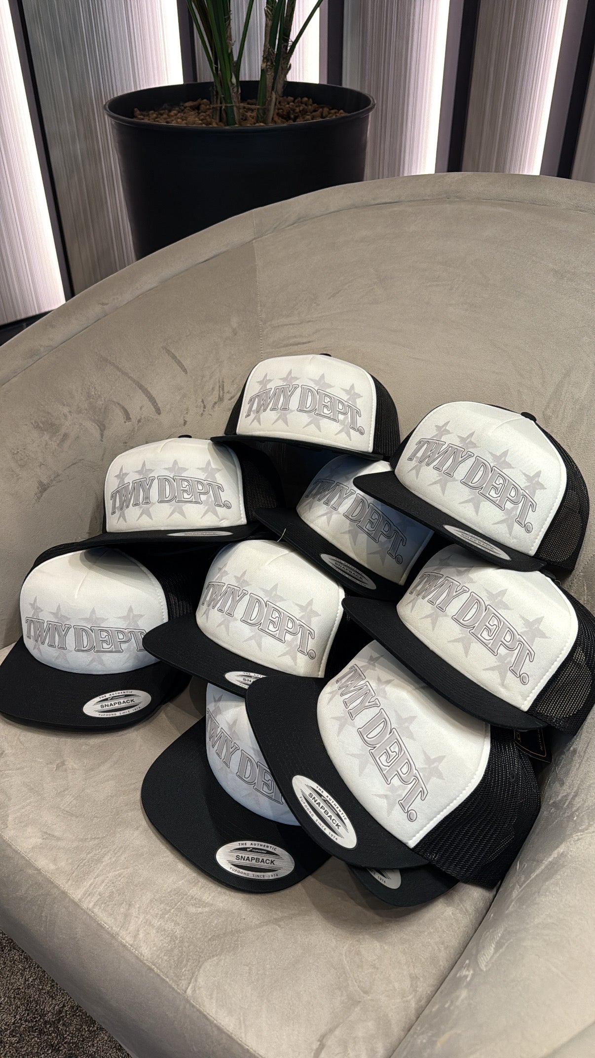 TWIY DEPT. WHITE/BLACK SNAPBACK